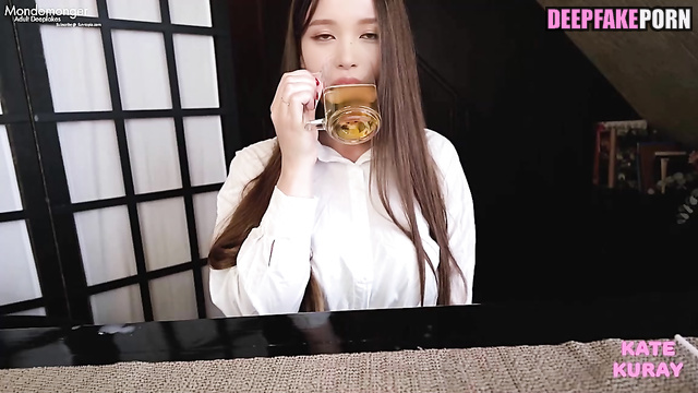 Mina gives a beautiful handjob with her sexy legs セックスシーントゥワイス [PREMIUM]