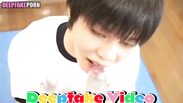 Fake Chenle NCT sucks his best friend's cock / 딥페이크 천러 엔시티