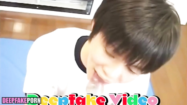 Fake Chenle NCT sucks his best friend's cock / 딥페이크 천러 엔시티