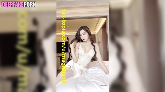Guan Xiaotong in a very sexy dress (深度换脸 关晓彤)