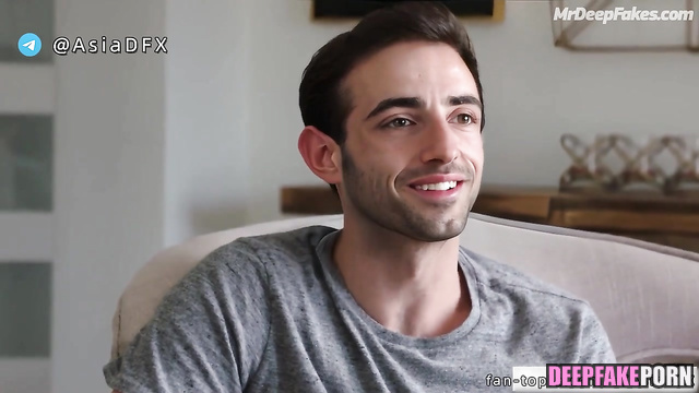 Dirty IU making footjob under the table // 아이유 섹스 테이프