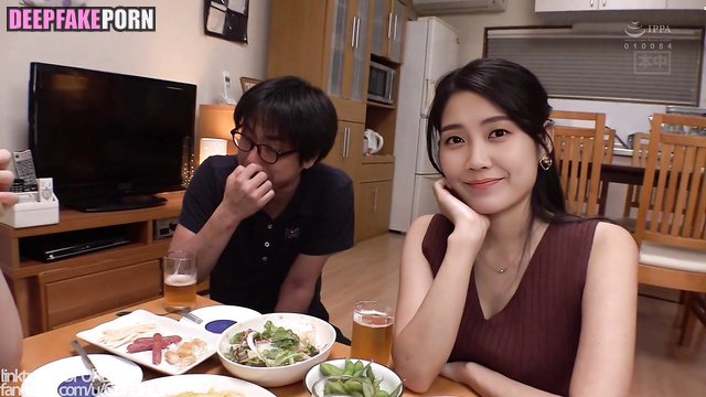 Kpop idol Shin Hyun-been helps her friend cum (케이팝 아이돌 신현빈) [PREMIUM]