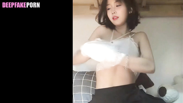 Deepfake IU completely undressed on webcam (진짜 가짜 아이유) [PREMIUM]
