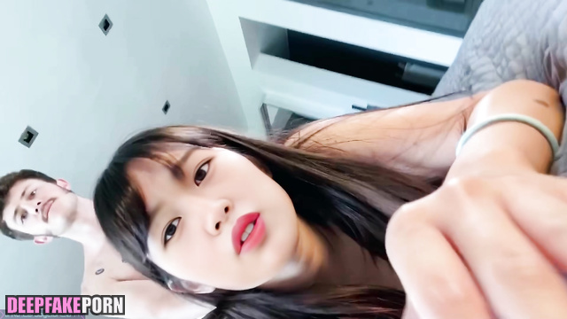 Yujin found herself a European who will fuck her in the ass ヌード アイズワン [PREMIUM]