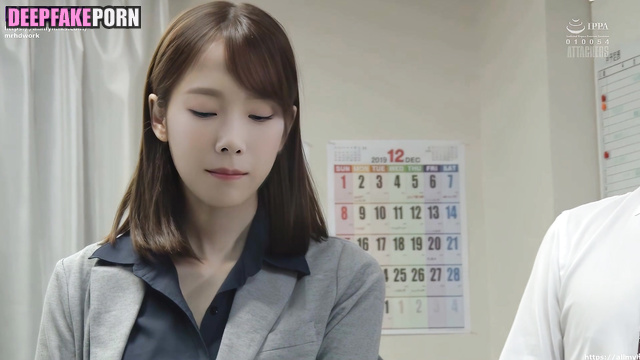 Fake Taeyeon was fucked by her bald boss - 少女時代 本物の偽物