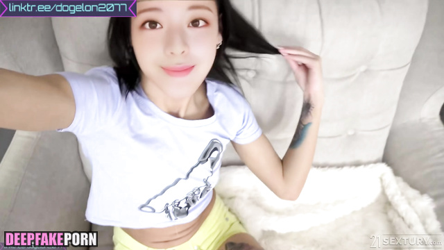 Sexy tattooed babe Yuna hot fast fuck / 유나 있지 (adult tape)