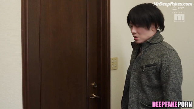 This guy licked her dirty toes - Krystal Jung face swap (정수정 진짜 가짜)