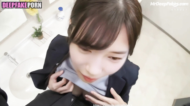 Sexy brunette Suzy jerking off under the table, ai - 수지 미쓰에이