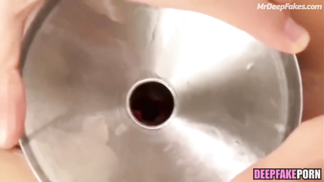 Snowbabyyx eating her juicy creampie - deepfake porn