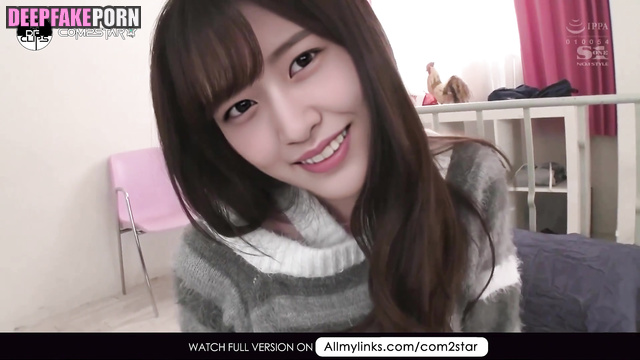 セックスシーン Sex scene Yujin wakes up to show her panties IVE アイヴ