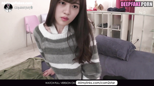 セックスシーン Sex scene Yujin wakes up to show her panties IVE アイヴ