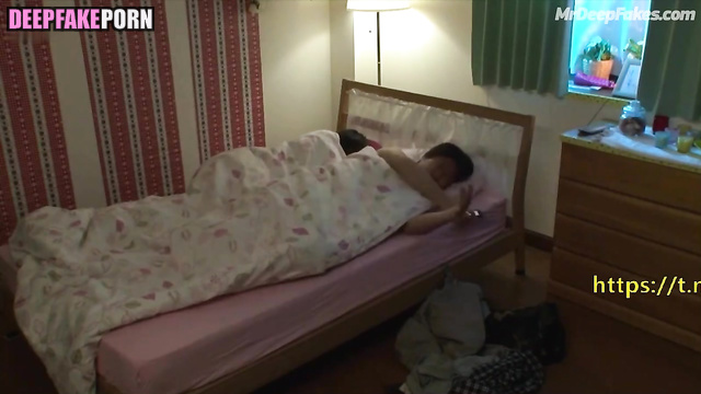 Sex scene with her sleppy boyfriend / slutty babe Wu Xuanyi (吴宣仪 名人性爱)