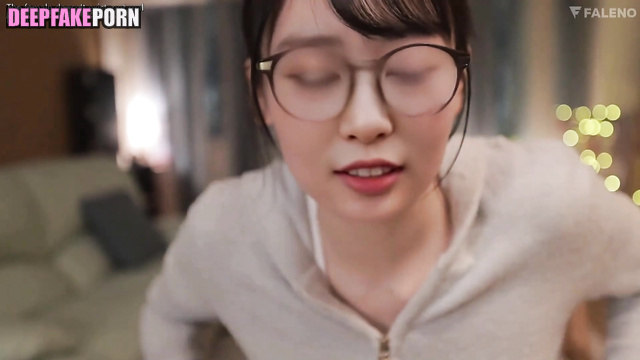 Shy girl from high school wants to fuck with you, fake Minju アイズワン 本物の偽物