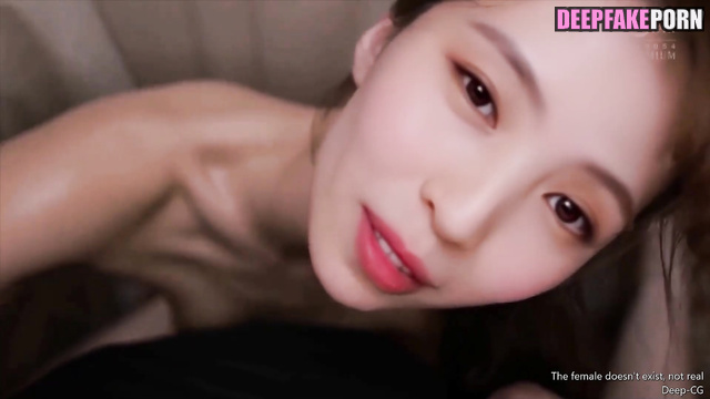 Fake Han So-hee mking blowjob under sheets / 한소희 성인 비디오