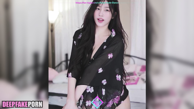 Minji (ニュージーンズ セックステープ) dancing in small silk robe, hot sex tape [PREMIUM]