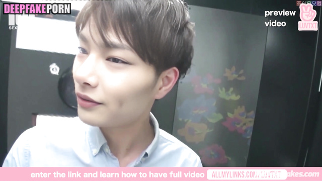 Handjob right in the lift (アイエン セレブのセックス) face swap I.N - gay porn