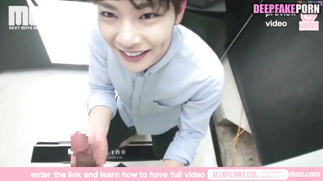 Handjob right in the lift (アイエン セレブのセックス) face swap I.N - gay porn