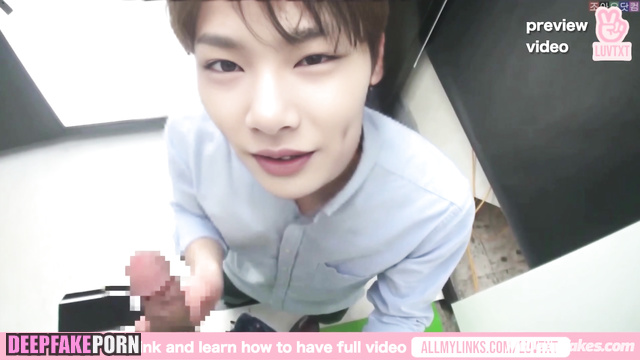 Handjob right in the lift (アイエン セレブのセックス) face swap I.N - gay porn