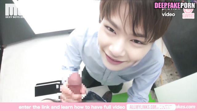 Handjob right in the lift (アイエン セレブのセックス) face swap I.N - gay porn