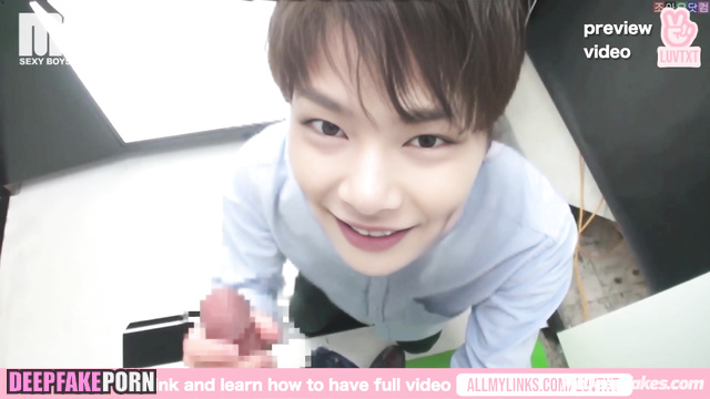 Handjob right in the lift (アイエン セレブのセックス) face swap I.N - gay porn