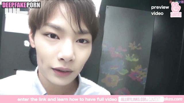 Handjob right in the lift (アイエン セレブのセックス) face swap I.N - gay porn