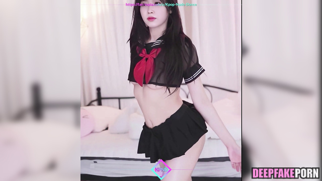 Sex scene 섹스 장면 IU 아이유 wants to know what you think of her sexy dance [PREMIUM]