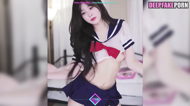 섹시한 아이돌 Sexy idol IU 아이유 bought sexy costume to make you amazed by her [PREMIUM]