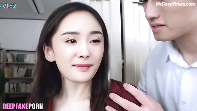 Hot teacher showed nice boobs in a library - Yang Mi fakeapp // 杨幂 真假