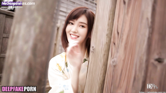 Cutie Nancy in a national dress invites you for sex (モモランド 偽アプリ)