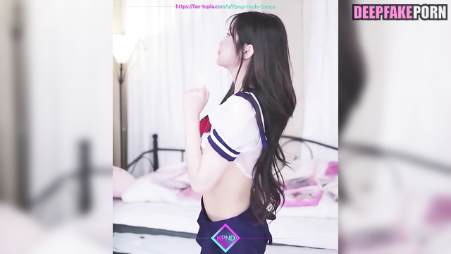 Beautiful girl dancing for lovely boy / 윈터 에스파 Winter face swap [PREMIUM]