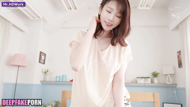 SNSD Waking up from blowjob by 少女時代 Taeyeon is so hot real fake 本物の偽物 [PREMIUM]