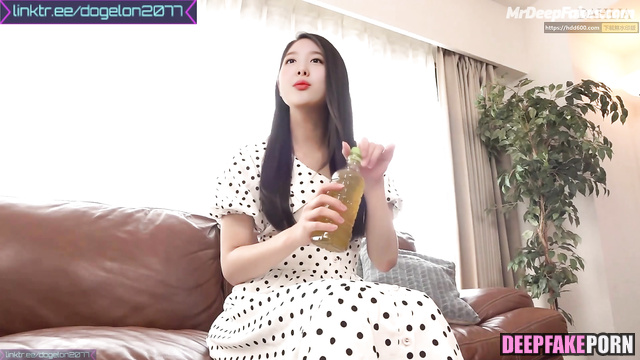 Masturbating by cute pink vibrator - fake Nayeon (トゥワイス セックスシーン)