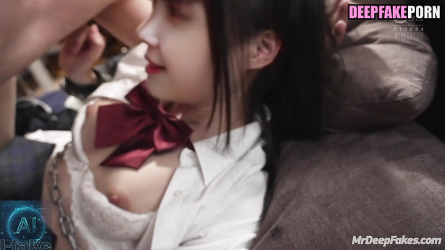 Wet pussy IU enjoys a man's cock, smart face change (아이유 얼굴 교환)