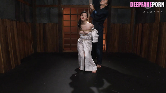 Bondage sex scenes - Li Yitong and her master (李一桐  深度伪造视频) [PREMIUM]