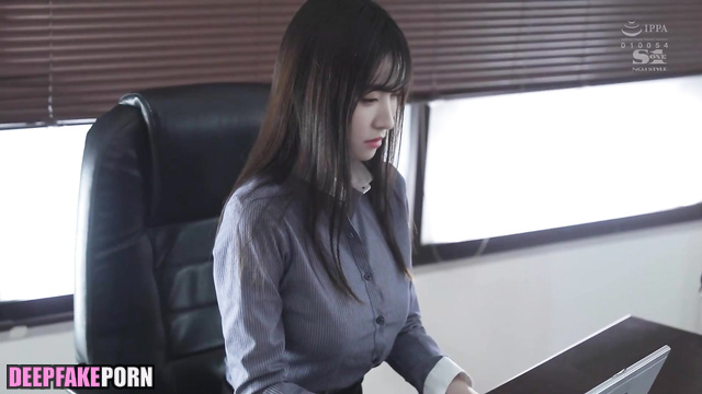 Sex scenes in the office - Victoria Song loves it / 宋茜 性爱录像带 [PREMIUM]
