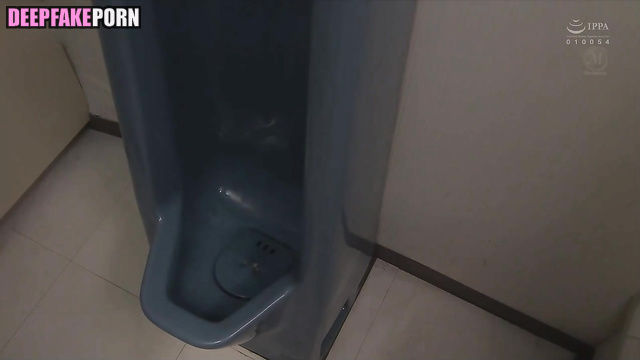 Foot fetish sex tapes, pretty babe Zhou Ye (周也 深度伪造视频) [PREMIUM]