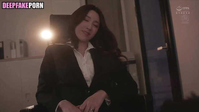 Chen Duling enjoying oral sex in the office, fakeapp // 陈都灵 名人性爱 [PREMIUM]