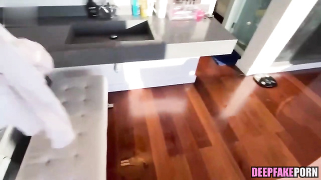 Chinese whore Sabrina Zhuang fucked with stranger / 庄达菲 真假 [PREMIUM]