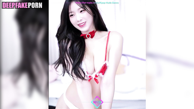 Dance in christmas underwear - Taeyeon real fake / 少女時代 本物の偽物 [PREMIUM]