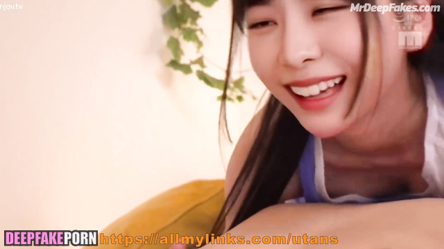 Couple had fun when the parents are not at home, fake Yuna Kim 김연아 진짜 가짜