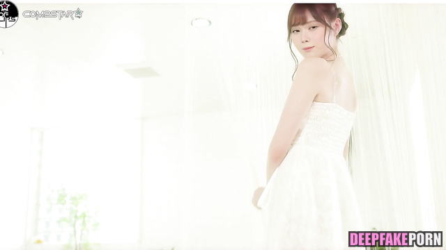 Fake Winter from Aespa (윈터 성인용 비디오) playing with cock in bath [PREMIUM]