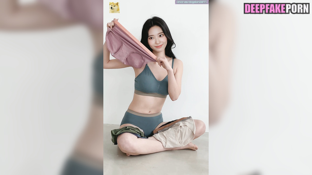 Cute sex scenes in hot basic underwear - Minju (アイズワン セックステープ) [PREMIUM]