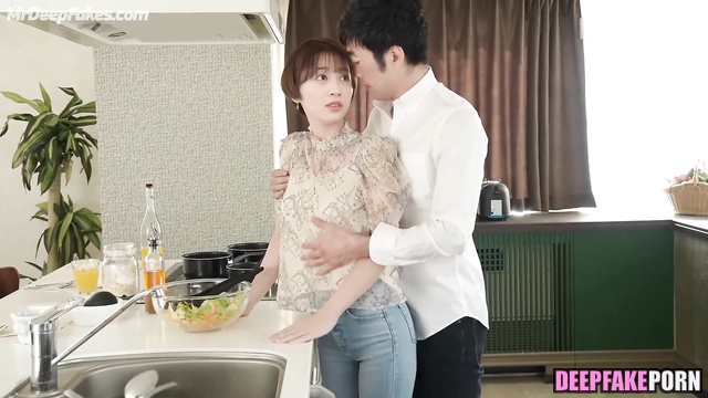 Prelude at a kitchen, Suzu Hirose 広瀬すず 本物の偽物 and guy from dating site ai