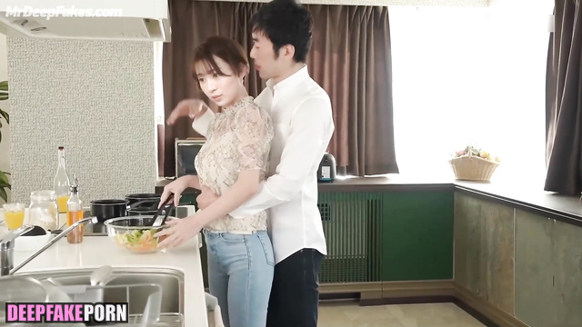 Prelude at a kitchen, Suzu Hirose 広瀬すず 本物の偽物 and guy from dating site ai
