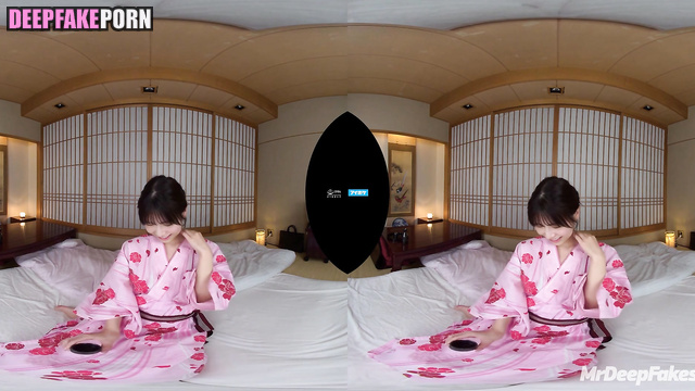 Shy japanese babe is ready for her first sex / 本物の偽物 セックスシーン