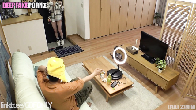 Sudden sex with stranger for money / 김립 이달의 소녀 / Kim Lip real fake