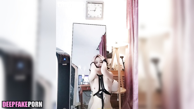 Naked girl dancing hot for subscribers // Wang Bingbing (王冰冰 真假) fakeapp