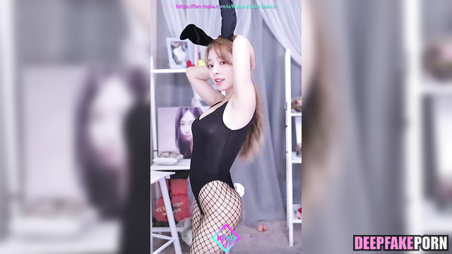 유나 있지 beauty Yuna dancing for her rich daddy (deepfake video) [PREMIUM]