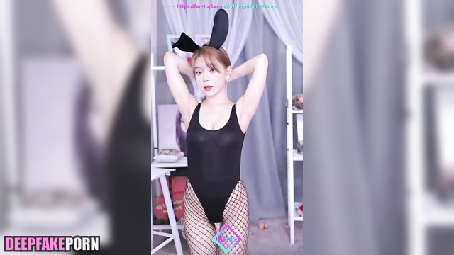 Young sexy brunette dancing to order - Winter deepfake video 윈터 에스파 [PREMIUM]