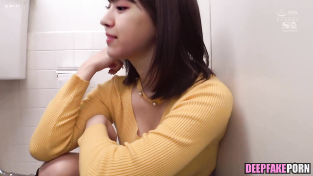 Fake Nanase Nishino (西野七瀬 乃木坂46) masturbated in school toilet so sweet [PREMIUM]